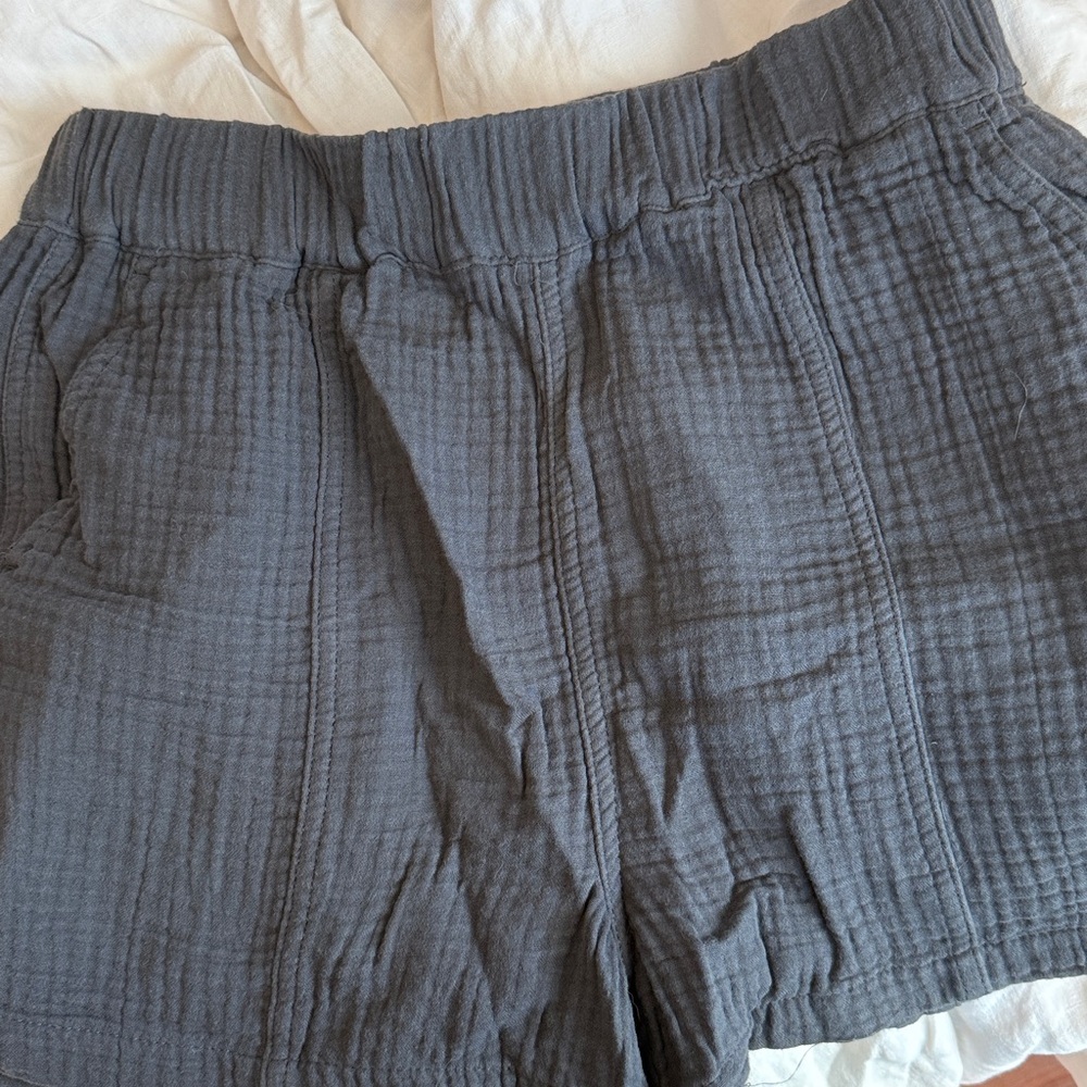 Madewell easy pull on shorts in Lightspun cotton gauze black coal grey - Picture 10 of 10